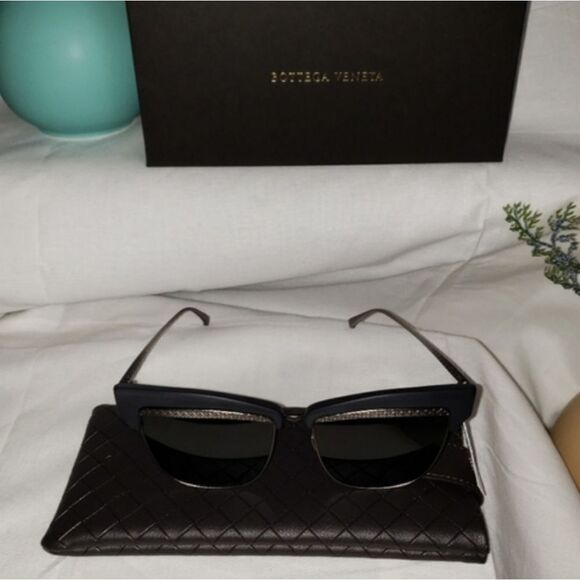 NWT Bottega Veneta Sunglasses - Picture 2 of 9